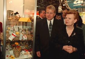 FOOD1.JPG (22981 bytes)