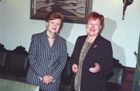 P02.JPG (20179 bytes)