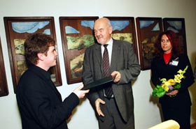 GR1.JPG (23115 bytes)