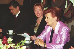 P4.JPG (22271 bytes)