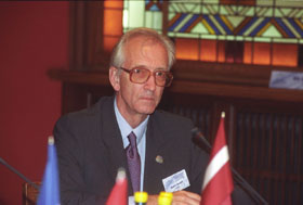 NATO04.JPG (16318 bytes)