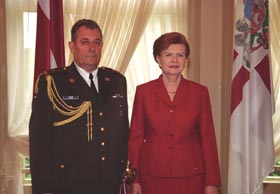 GG01.JPG (15749 bytes)