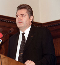 JAUNSLEINIS.JPG (13546 bytes)