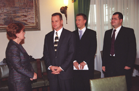 VV01.JPG (53269 bytes)