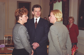 VAIRA.JPG (51376 bytes)