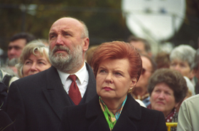 TF-19.JPG (47588 bytes)