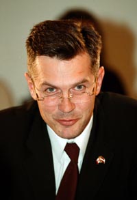 KNAB2.JPG (16913 bytes)