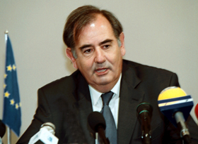 ALVARO.JPG (56108 bytes)