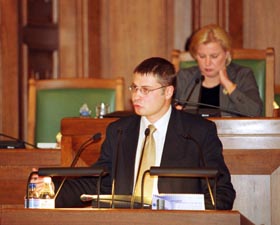 DOMBROVSKIS.JPG (19068 bytes)