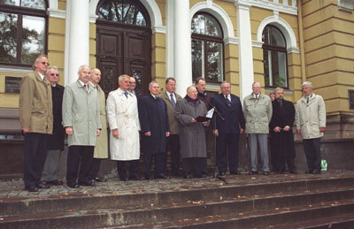 KIMI05.JPG (37675 bytes)