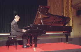 FL1.JPG (17409 bytes)