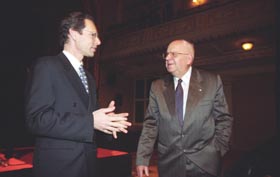 FL4.JPG (14939 bytes)