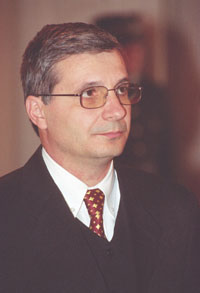 V09.JPG (12919 bytes)