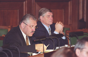 S03.JPG (19153 bytes)