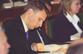 S08.JPG (18285 bytes)