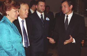 R02.JPG (13899 bytes)