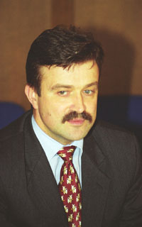 ROZE4.JPG (16008 bytes)