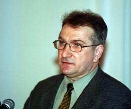 FELDMANIS.JPG (13799 bytes)