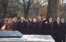 KAPI03.JPG (21284 bytes)