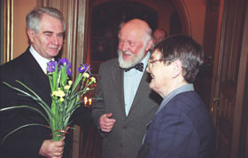 U2.JPG (18741 bytes)