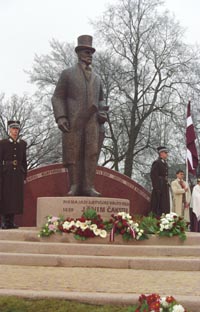 C03.JPG (22460 bytes)