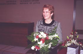 D04.JPG (13567 bytes)