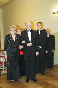 PIENEMSANA02.JPG (26530 bytes)