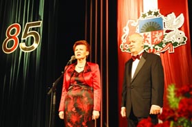 PIENEMSANA09.JPG (35396 bytes)