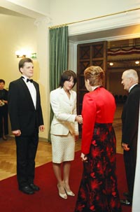 PIENEMSANA13.JPG (32954 bytes)