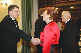 PIENEMSANA27.JPG (28239 bytes)