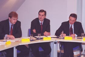 E05.JPG (14497 bytes)