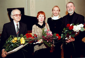 KM.JPG (23481 bytes)