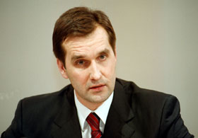 RIEKSTINS.JPG (13708 bytes)