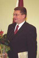 VID09.JPG (8482 bytes)