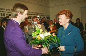 BAZNICA5.JPG (36551 bytes)