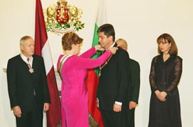 B10.JPG (29154 bytes)