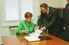 B14.JPG (28599 bytes)