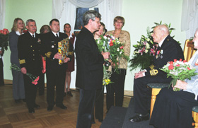 L06.JPG (32496 bytes)