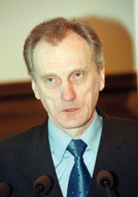 TRALMAKS.JPG (24633 bytes)