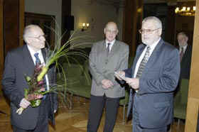 ST1.JPG (69979 bytes)