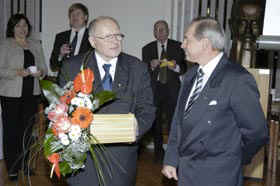 ST2.JPG (76156 bytes)