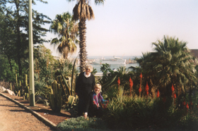 KAKTISDARZS.JPG (69107 bytes)