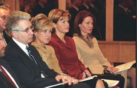 VEST01.JPG (60591 bytes)