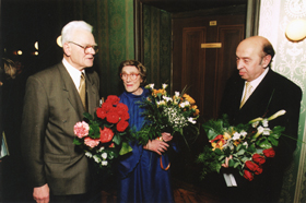 GRINDEX.JPG (62824 bytes)