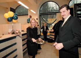 PASTS.JPG (20689 bytes)