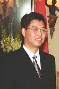 KINIETIS.JPG (25482 bytes)