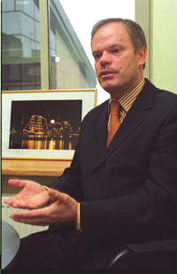 LIEPINS02.PNG (104687 bytes)