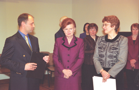 IZSTADE3.PNG (92079 bytes)