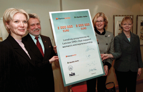 KREDITS1.PNG (91156 bytes)