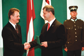 AIZSARDZIBA.PNG (93523 bytes)